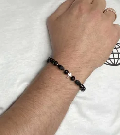 By Gabay , Armbånd med sølvkors, glas- og træperler* Studentergaver|Gave-ideer