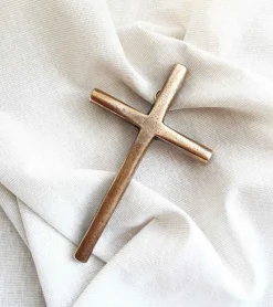 BUBE Enkelt vægkors i bronze* Konfirmationshilsner|Kirker Og Foreninger