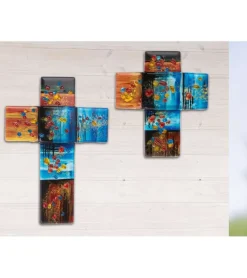 Gilde Farvet glaskors til væggen, 18 cm* Kors|Bolig