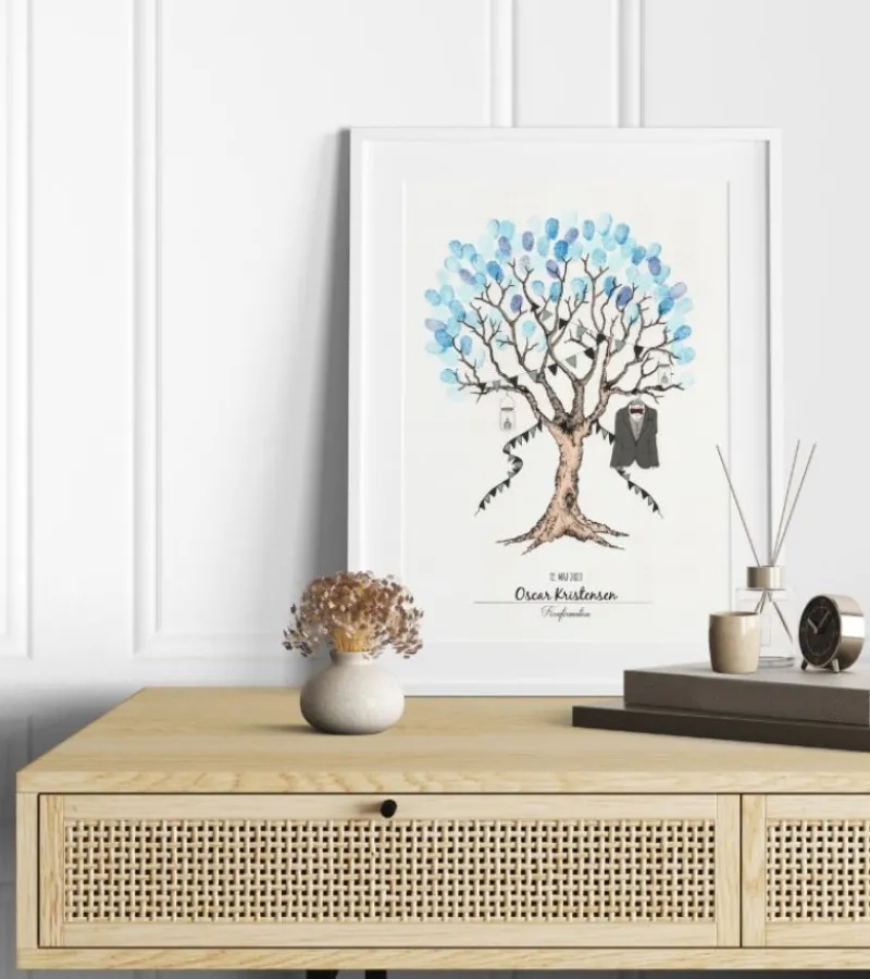 MouseAndPen Fingerprint – Konfirmationstræ med jakkesæt til dreng*Børn Konfirmation|Gave-ideer