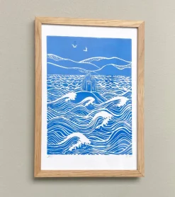 Inge Marie Kirketerp Hansen Linoleumstryk: Han gemmer mig i sin hytte, A4 Plakat, Blå* Kondolencehilsen|Sorg-bearbejdning