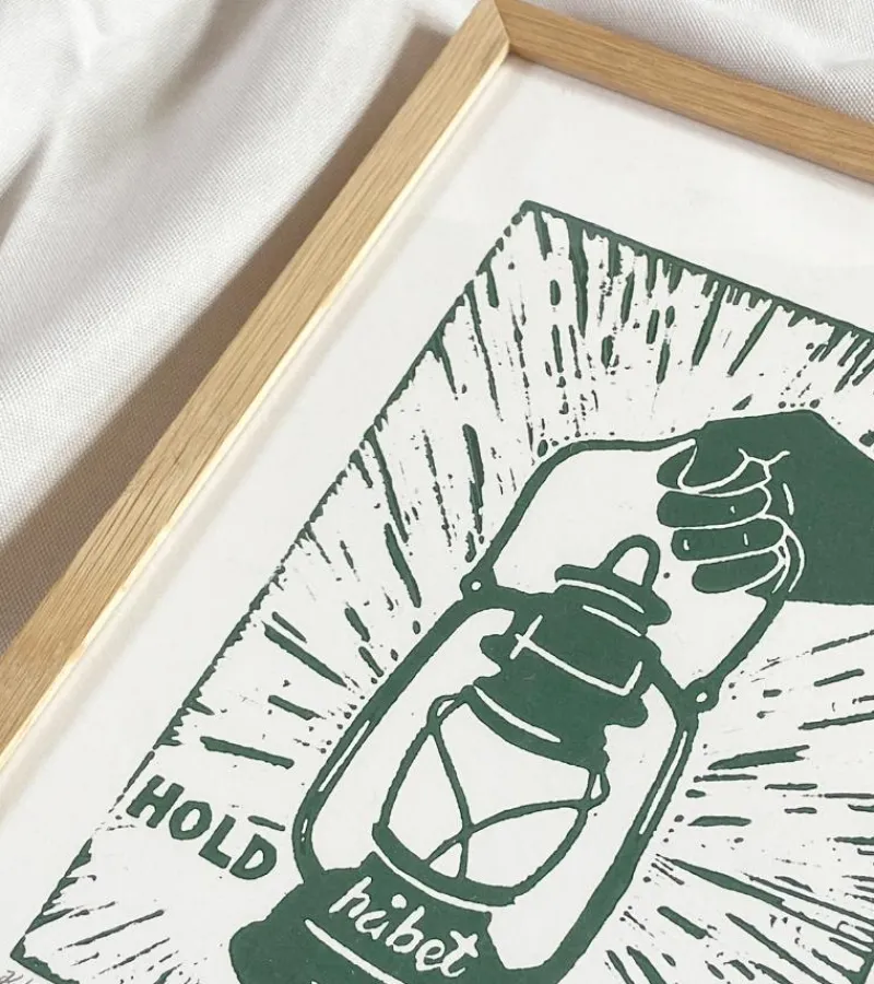 Inge Marie Kirketerp Hansen Linoleumstryk: Hold håbet op, A4 Plakat, Flaskegrøn* Kondolencehilsen|Sorg-bearbejdning