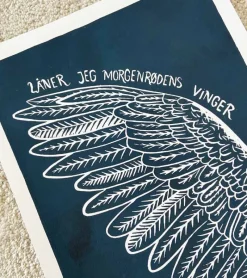 Inge Marie Kirketerp Hansen Linoleumstryk: Morgenrødens vinger, A3 Plakat, Mørkeblå* Bryllup|Gave-ideer