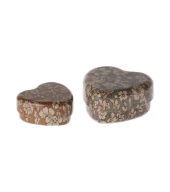 Maileg Metal hjerteæske, Blossom, Sæt med 2 – Blå/Okker,* Små Gaver|Accessories