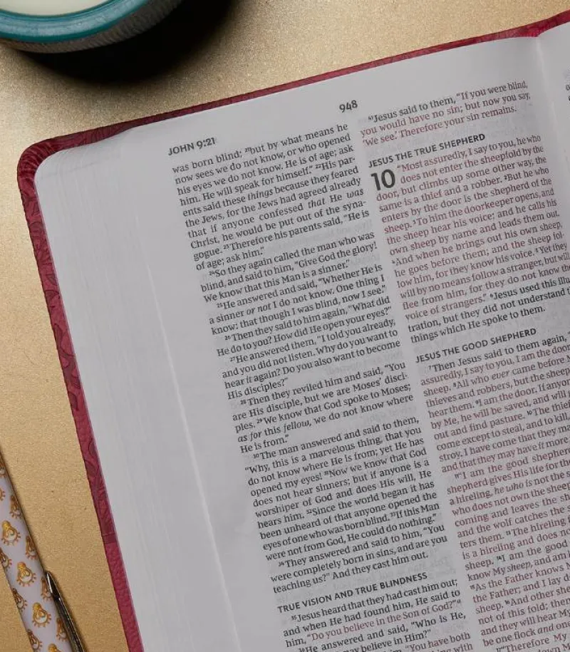 NKJV, Value Thinline Bible, Charcoal Leathersoft* Bøger Om Tro|Bibelen På Engelsk