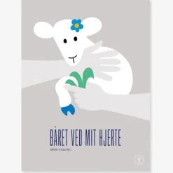 Josephine Blay Plakat: BÅRET VED MIT HJERTE af*Børn Papirvarer|Barnedåb